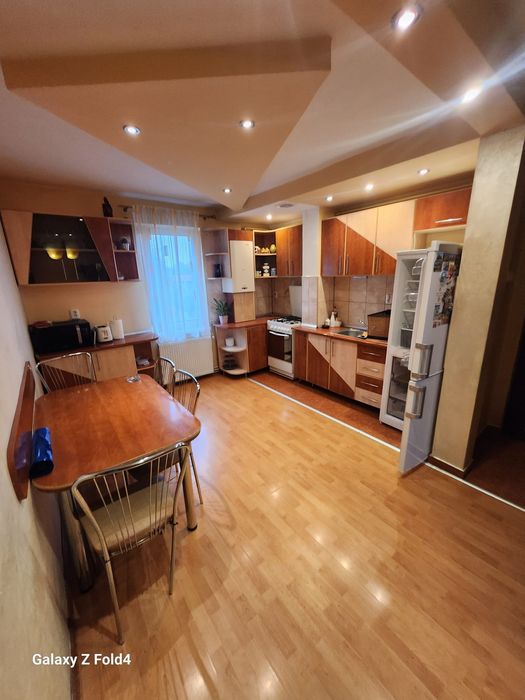 Apartamrnt de inchiriat