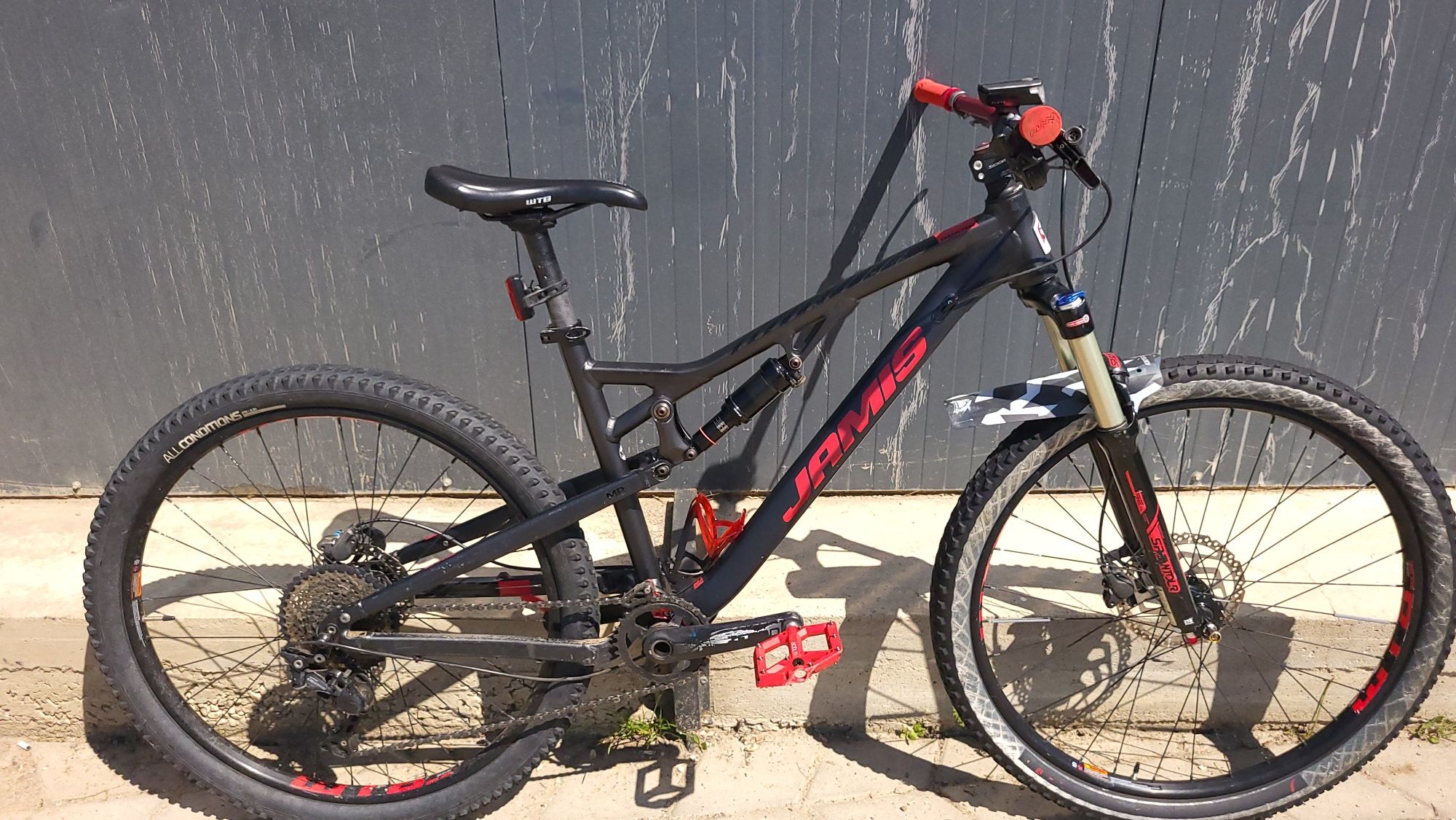Bicicleta full suspension Jamis Dakar 2019