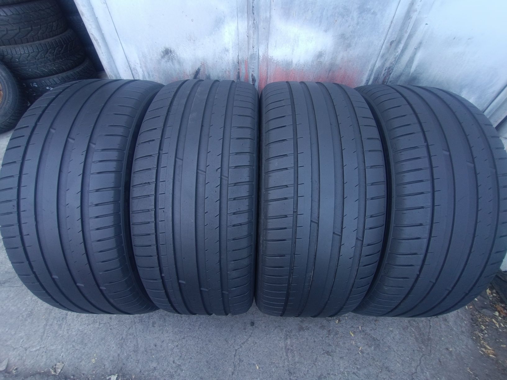 255/45/20 Michelin