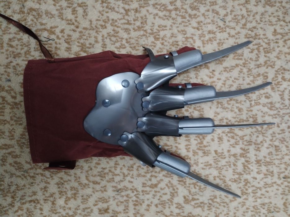 Перчатка фреди крюгера. Новые