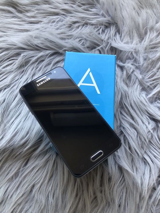 Телефон Samsung Galaxy A3