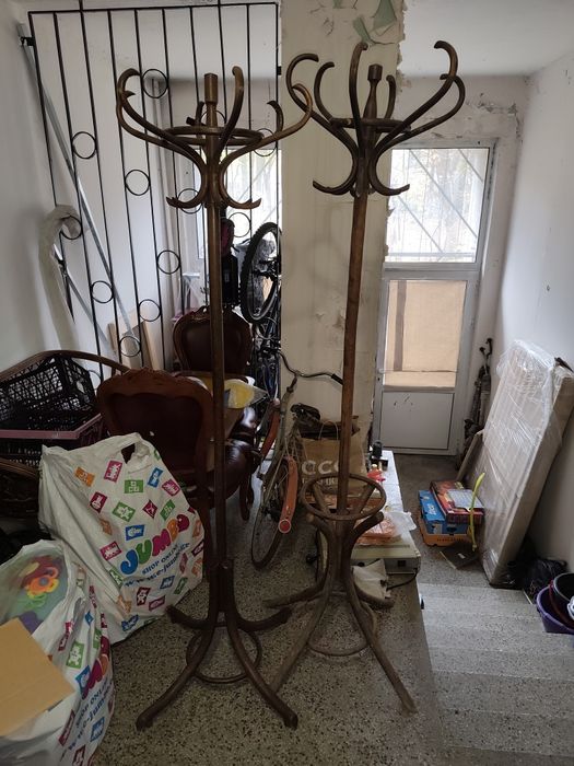 Дървена закачалка за дрехи два броя