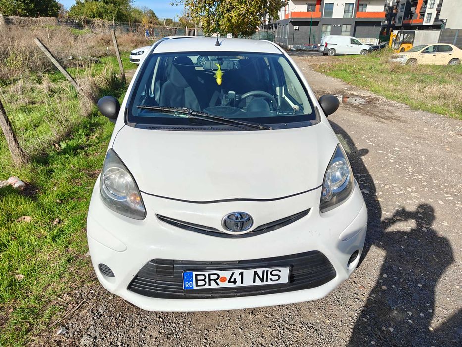 Toyota Aygo berlina 5 uși an 2012