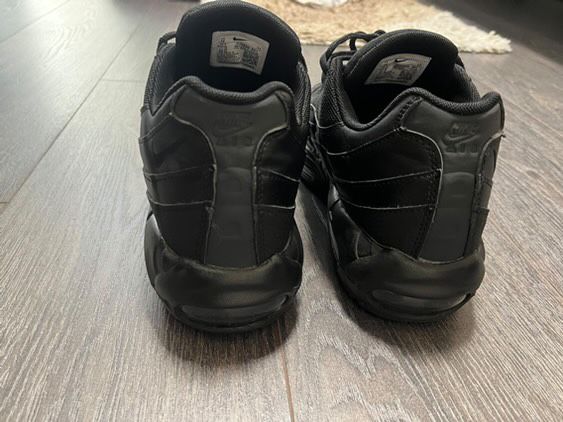 Мъжки спортни обувки Nike Air Max 95 Essential. Неразличими от нови.