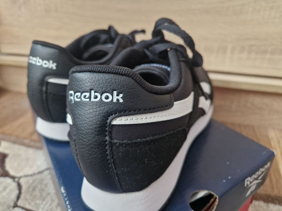 Reebok Royal nr 40 noi în cutie