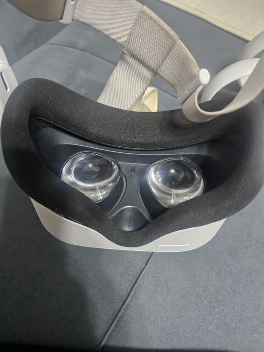 VR шлем+контроллеры Oculus qwest2