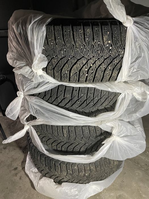 Шины зимние , резина , 215/60/17