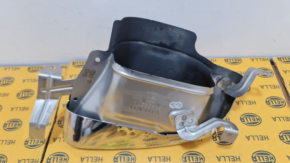 Tips ornament toba evacuare eșapament dreapta Volvo xc60