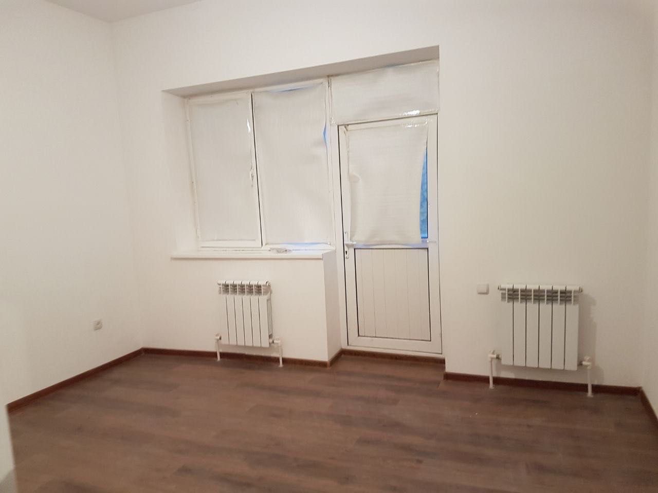 Продается новая 4-х комнатная квартира в г. Гулистане