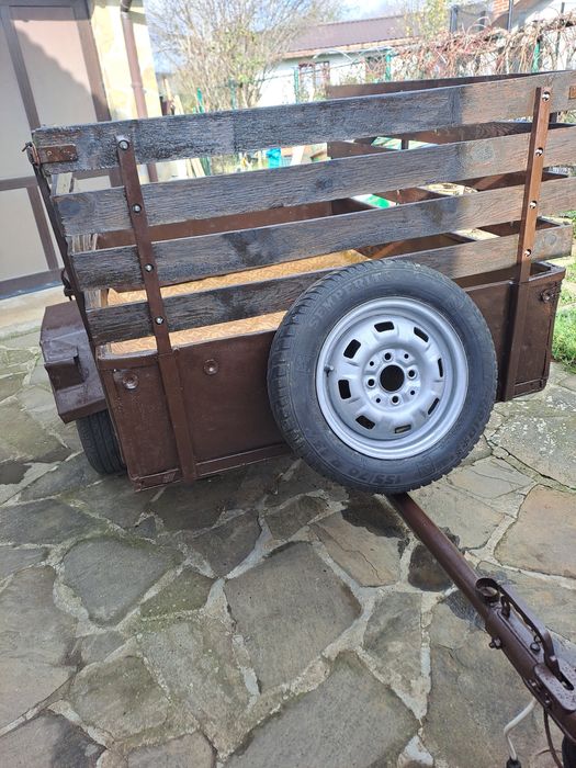 Автомобилно ремарке с регистрация