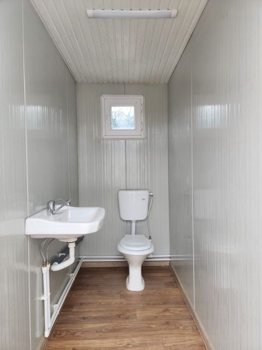 Vand containere modulare sanitare vitrina riflaje de lemn