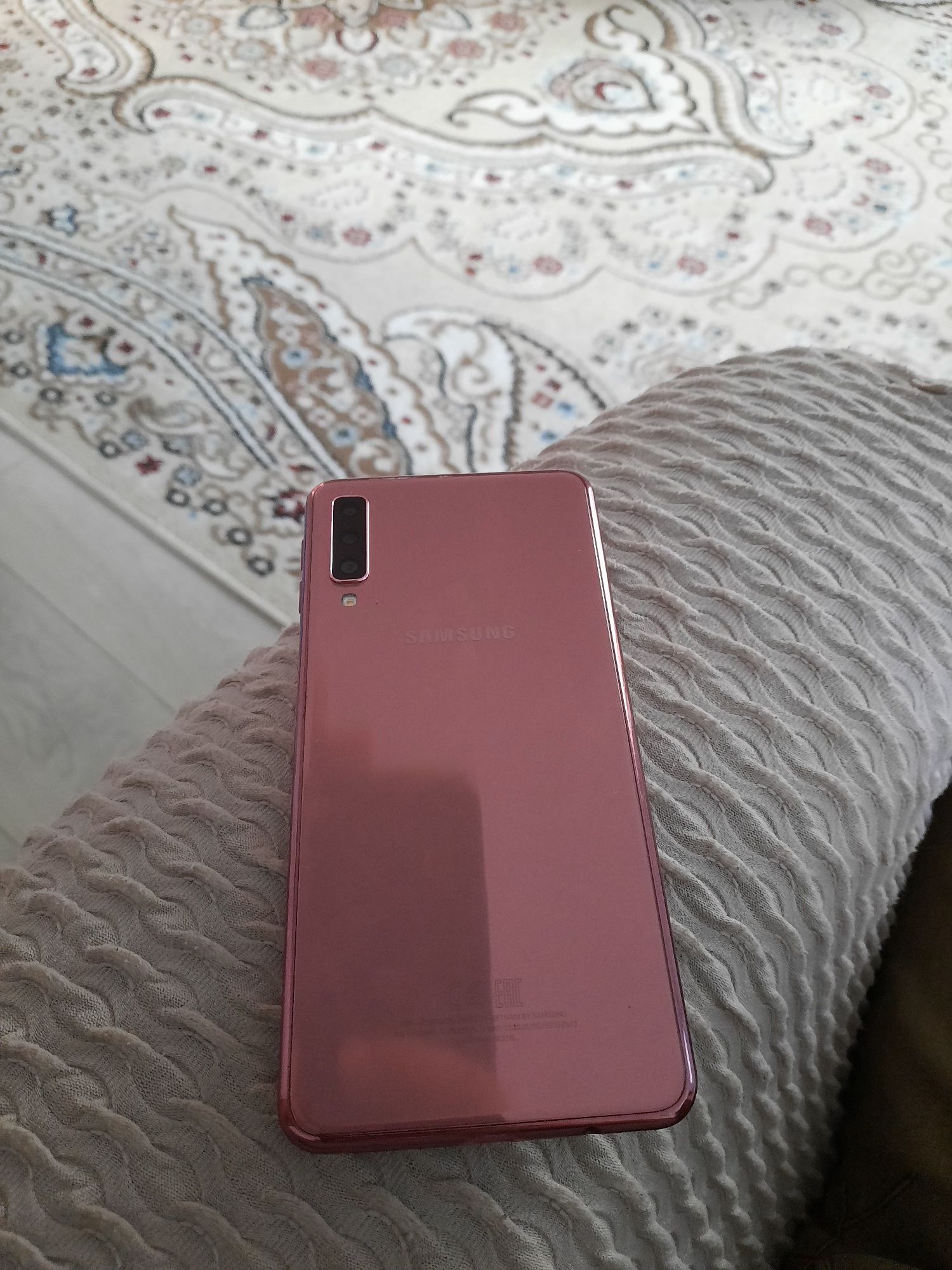 Samsung A7 2018год