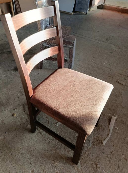 Трапезни столове