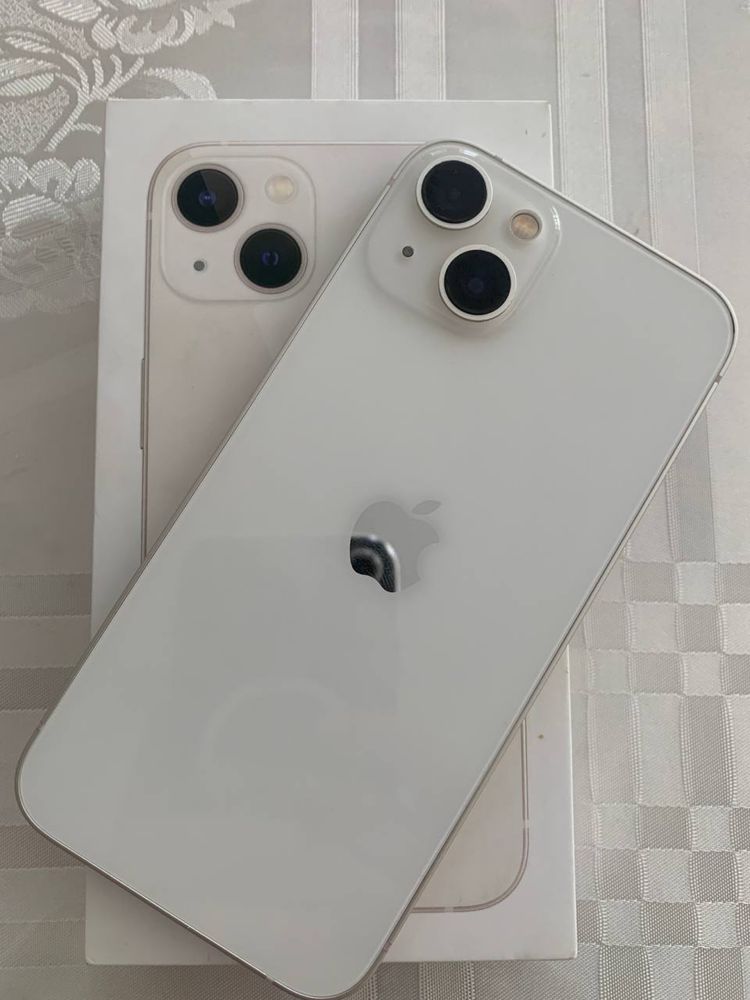 iPhone 13 256 GB Белый Идеал + 2 чехла