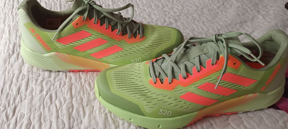 Adidas Terrex Continental 320