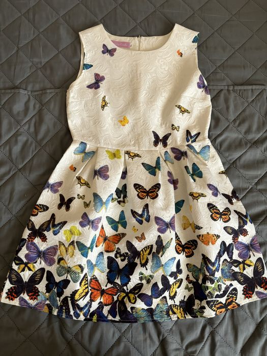 Rochie cu fluturași