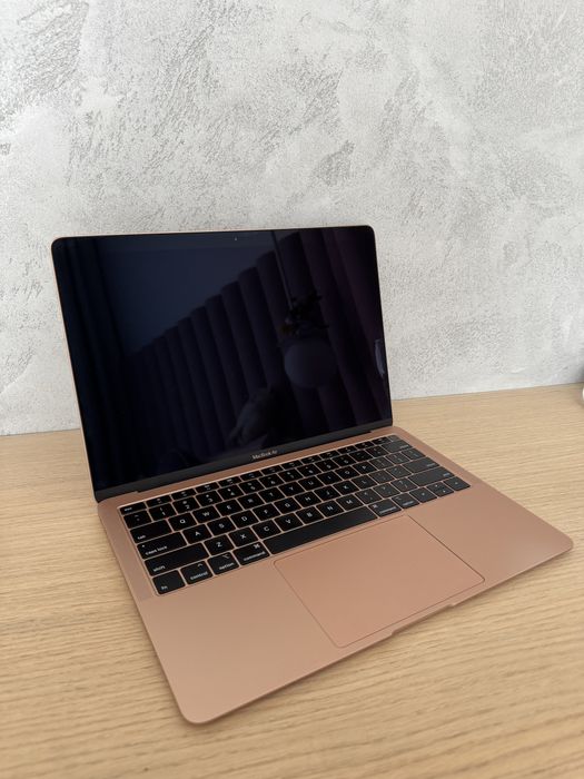 MacBook Air 13″ 2019 • i5 / 16 GB / 512 GB / USA версия • Алматы