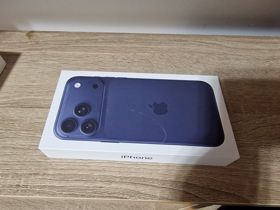 IPHONE 17 PRO MAX 256GB, Blue Sigilat + Bon apple