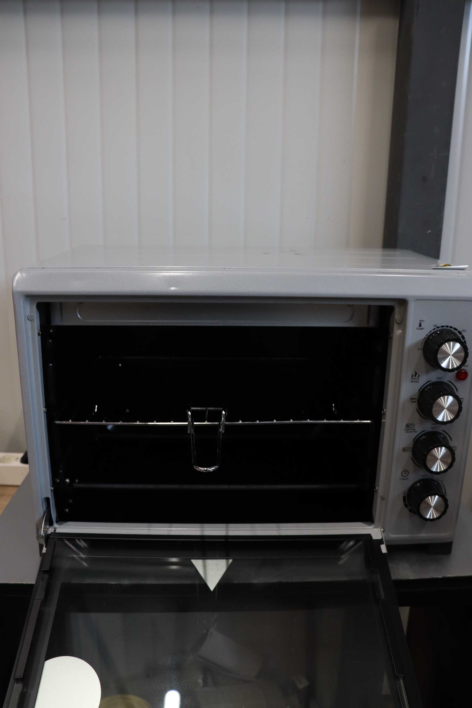Мини фурна Grunkel HR‑38 Silver – 38 л, 2000 W с лек ДЕФЕКТ