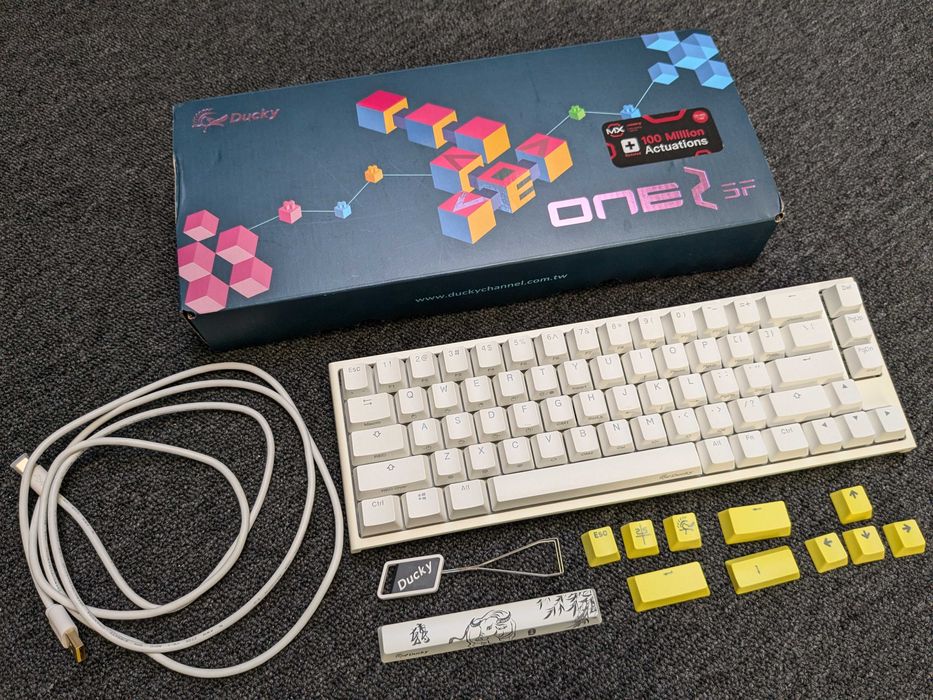 Tastatura Ducky One 2 SF / White - Speed Silver / Black - Silent Red