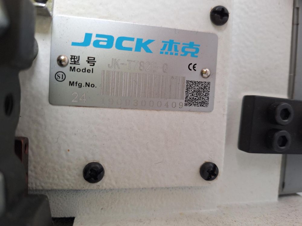 Masina de cusut Jack, butoniera usoara