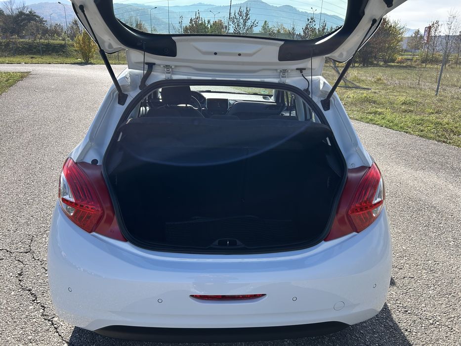 Peugeot 208 Active benzina