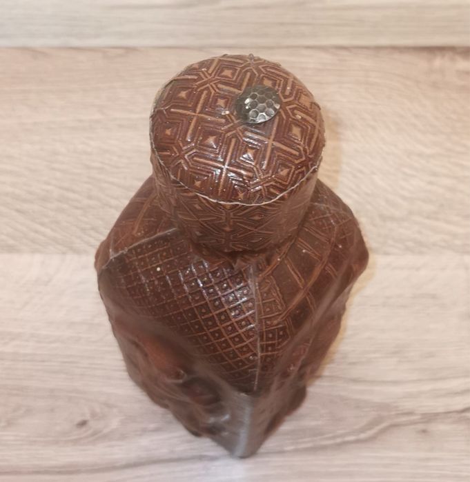 Антикварна бутилка релефна гарафа покрита с естеств. кожа Дон Кихот