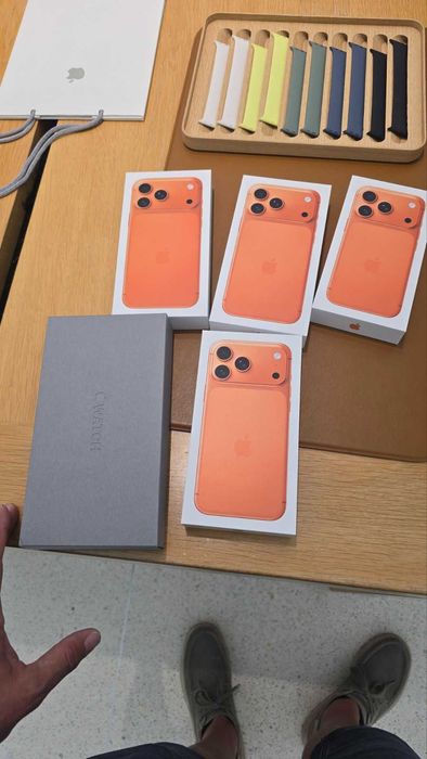 НОВ! iPhone 17 Pro Max 256GB Cosmic Orange E-SIM