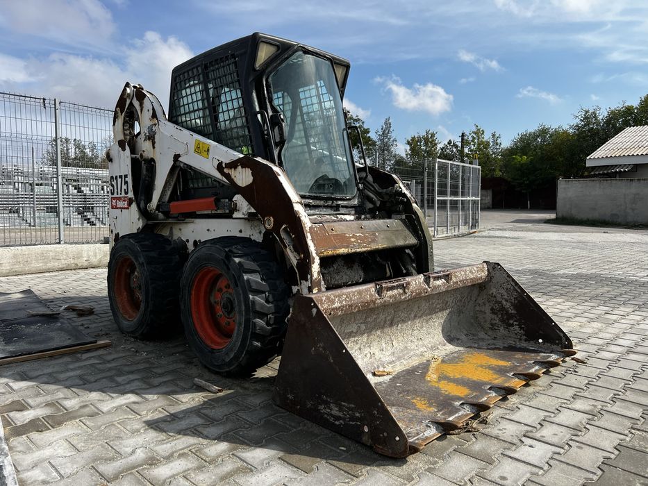 BOBCAT S175 - mini încărcător de vânzare + accesorii