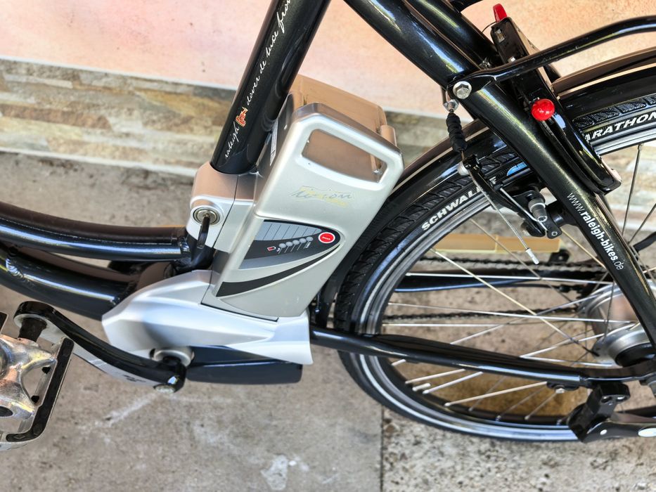 КАТО НОВ!! RALEIGH  Електрически Велосипед Колело 28 ЦОЛА