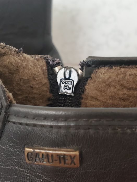 Ghete M. John piele naturală, elegante, tip brogue, fermoare YKK, 40