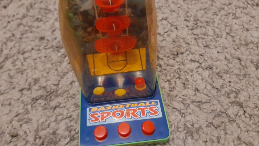 Jucarie baschet Basket, trei cosuri cu cronometru si reset scor
