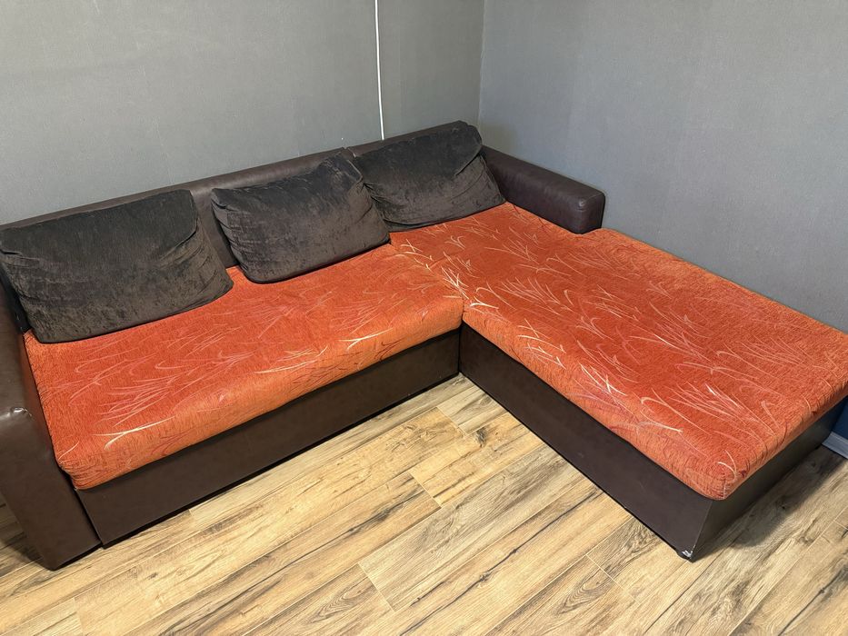 Ъглов диван 240х200см