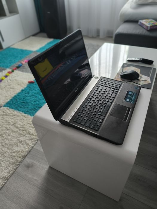 Vând Laptop Asus