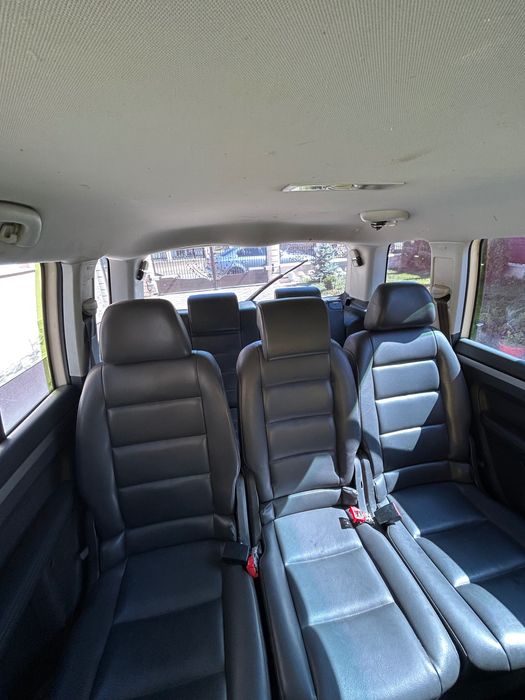 Volkswagen Touran 2.0 TDI BlueMotion 2009 Manuală 7 locuri