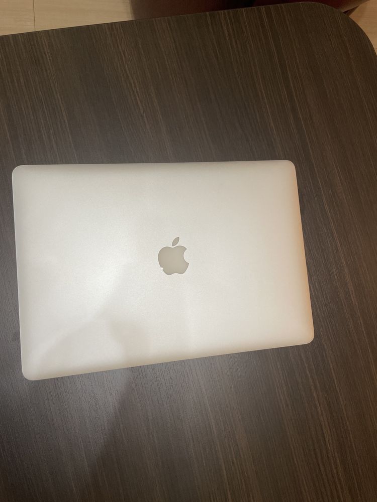 Apple MacBook Pro 15” i7 2.5 GHz Quad-Core, 16GB RAM, 500GB SSD
