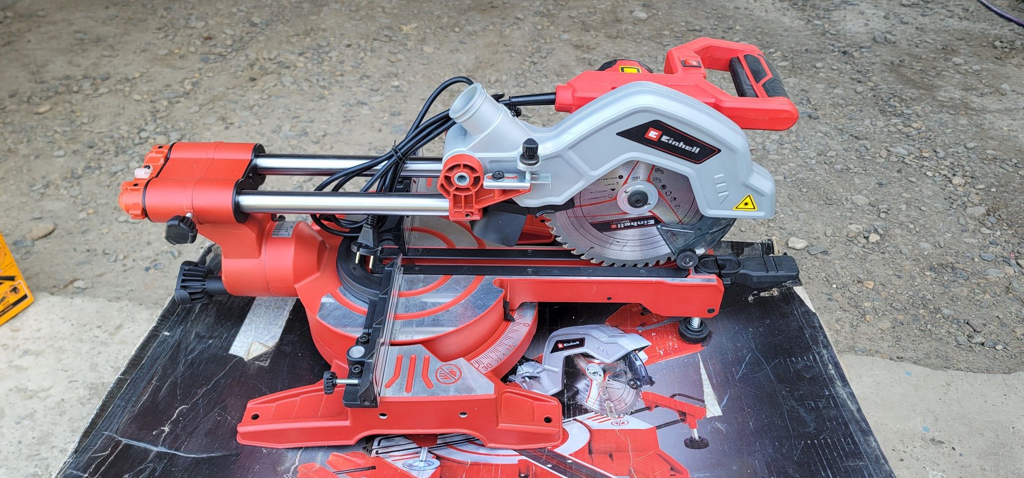 Торцовочная пила Model: Einhell TC-SM 216