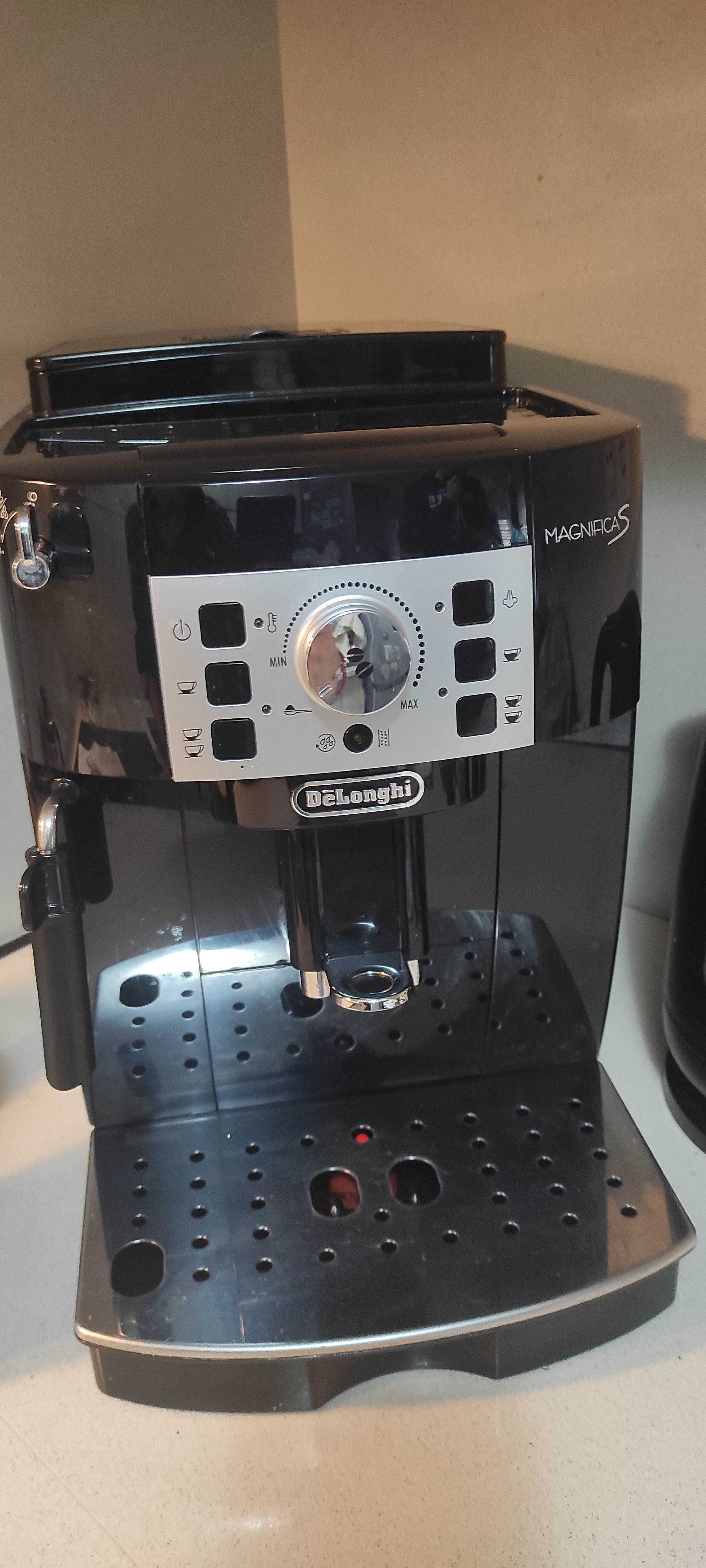 Кафеавтомат De'Longhi Magnifica S ECAM 20