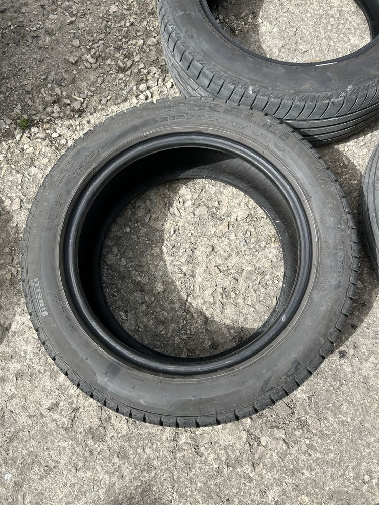 Летни гуми 215/55/17 - Bridgstone 2 бр. И Pirelli 1 бр.