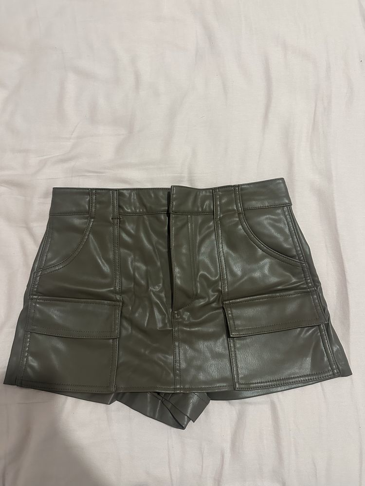 Пола панталон Zara