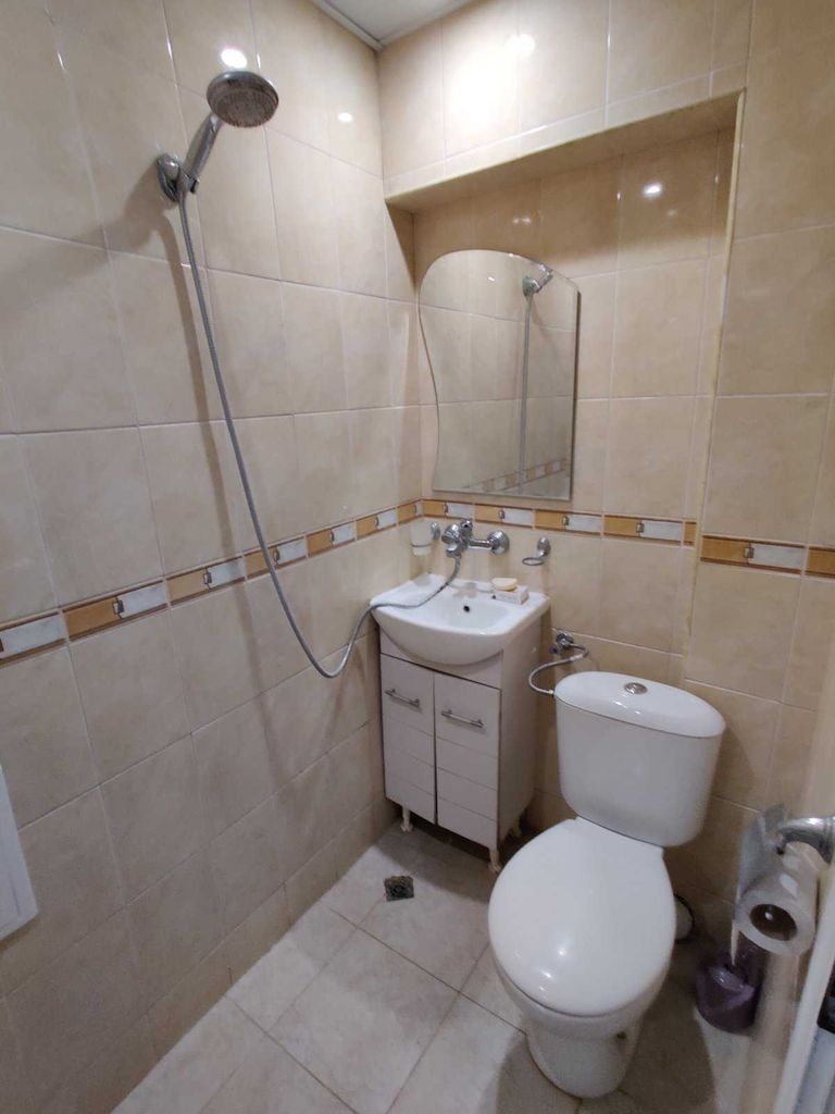 Дава се под наем Едностаен апартамент в Добрич, Център - 36 кв.м за 153 € - Снимка #3