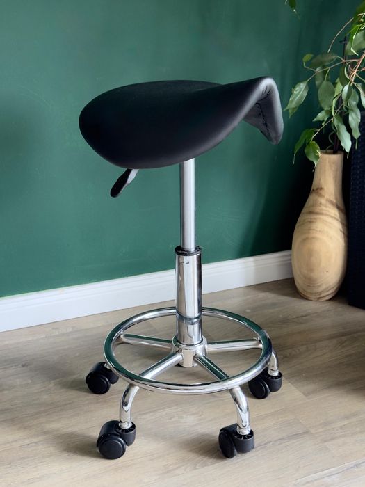 Scaun pivotant de tip sa