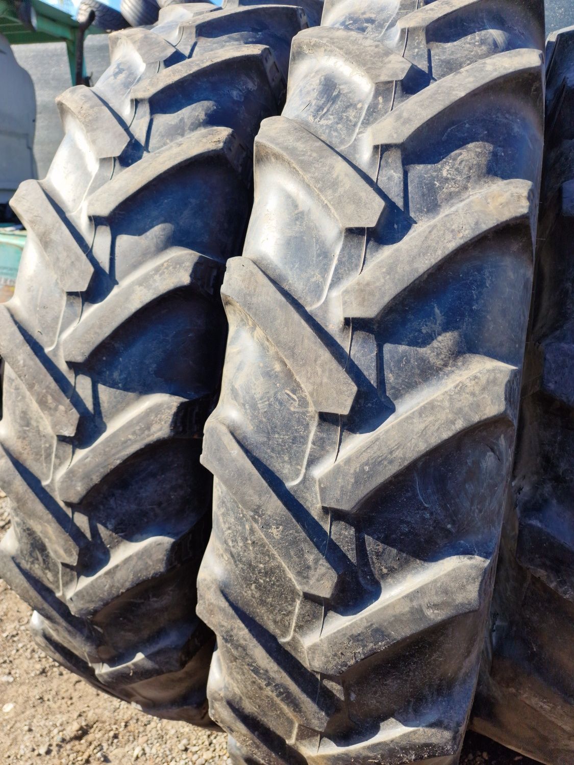 CAUCIUCURI 13.6R46 (340/85R46) marca BKT