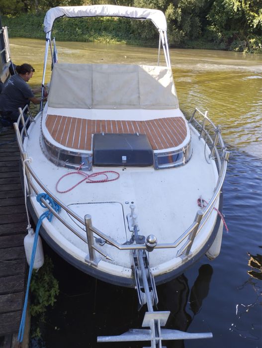 Barca Rio cu motor inbord si peridoc