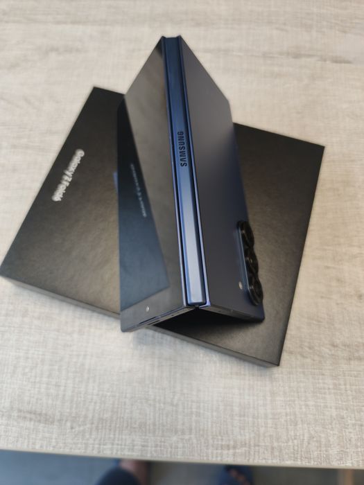 Samsung Galaxy Z Fold 6 5G 256GB 12RAM Navy Като нов! Гаранция!