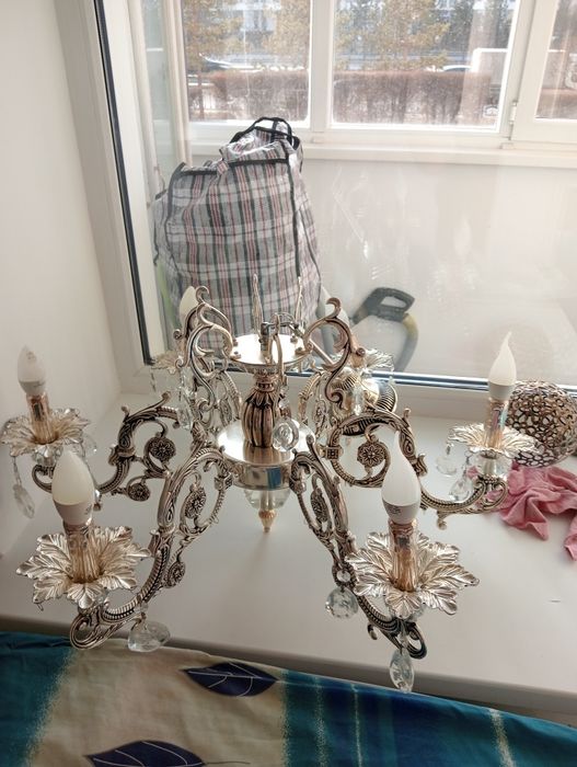 6 рожковая люстра в количестве двух штук хорошая