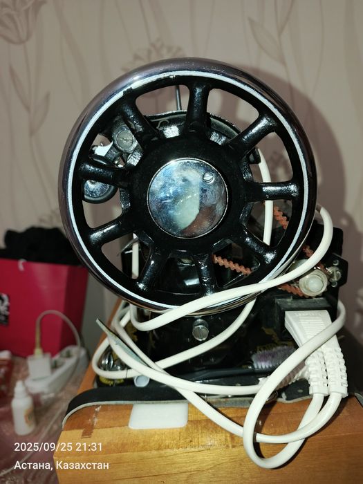 Продам швейную машинку. 
В рабочем состоянии