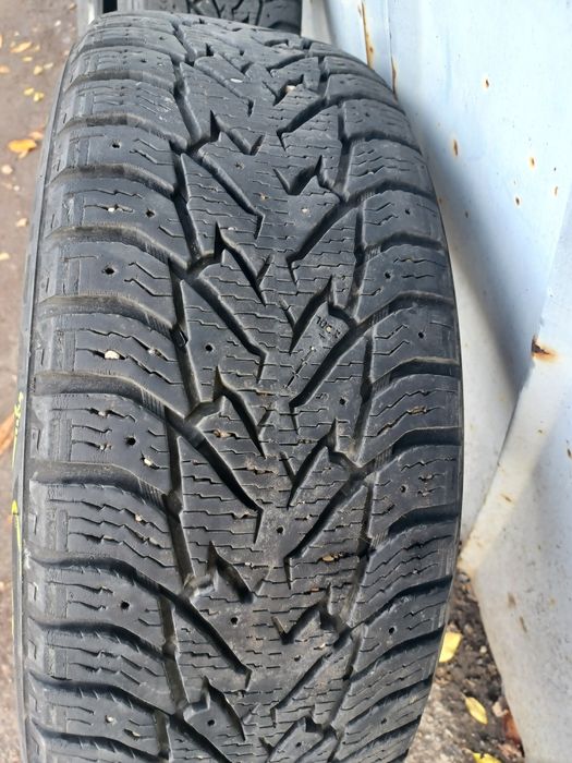 Anvelope iarna 215 60 17