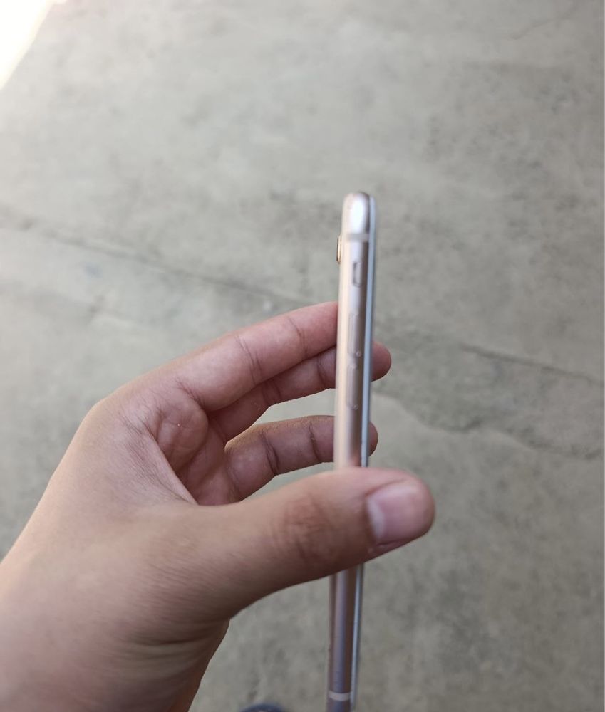 Iphone 8 sotilad
