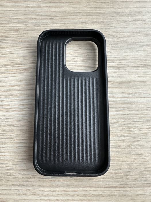 Husă iPhone 14 Pro Carbon + Husă Clear (Gratis)